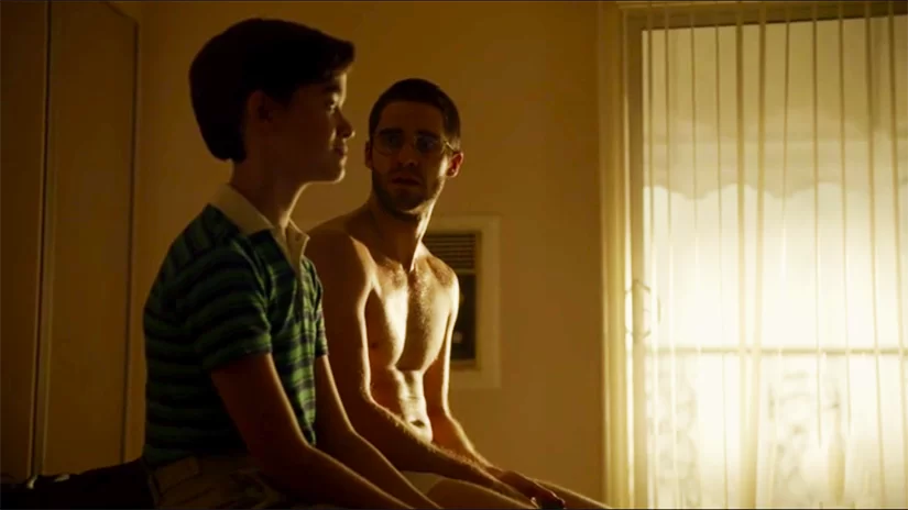 Edouard Holdener e Darren Criss | Andrew Cunanan vendo suas feridas do passado | American Crime Story Versace